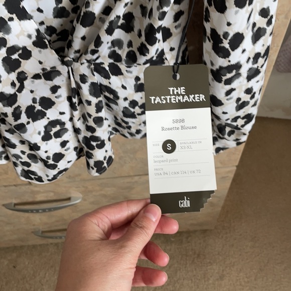Cabi Snow Leopard blouse S - Picture 2 of 4